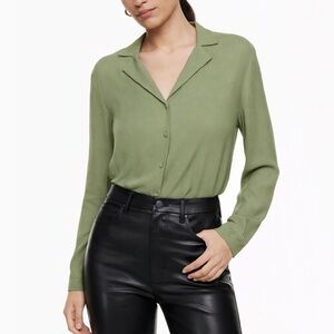 Aritzia Wilfred Tulum Blouse Women’s Size Medium Bitter Sage Button Front
